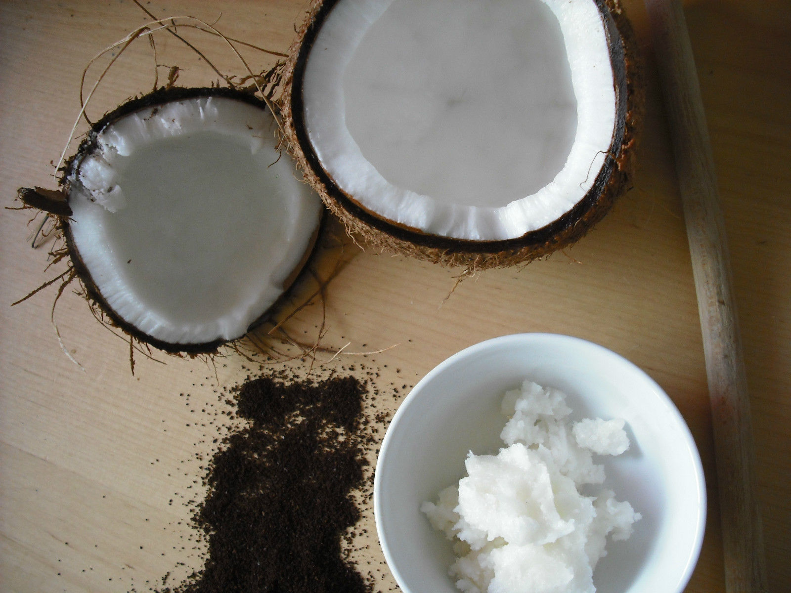 olejek-kokosowy-na-wlosy-6